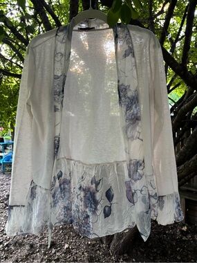Delicate Sheer Lightweight Beige Cardigan  Floral Elana Baldi  Italy Large